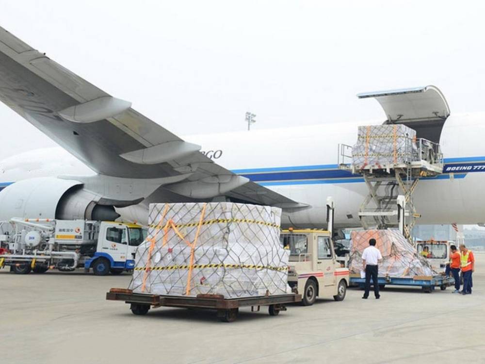 Thủ tục và chi phí vận chuyển hàng hóa bằng đường hàng không