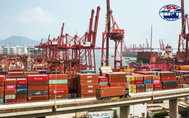 Phí CIC có phải cộng vào trị giá hải quan không?